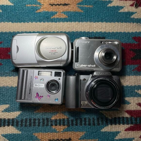 Lot of 4 Digital Cameras Lot #4
Untested For Parts or Repair Sony Olympus Kodak - Picture 1 of 6